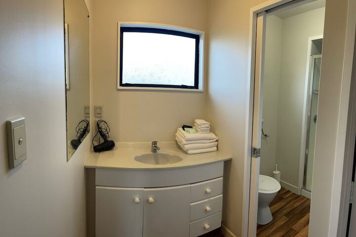 Room 10 of 13