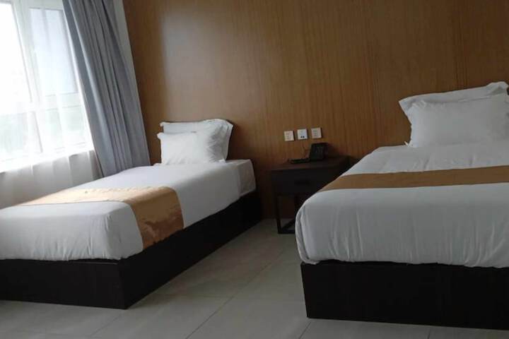 Room 5 of 33