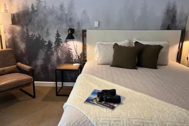Room 5 of 112