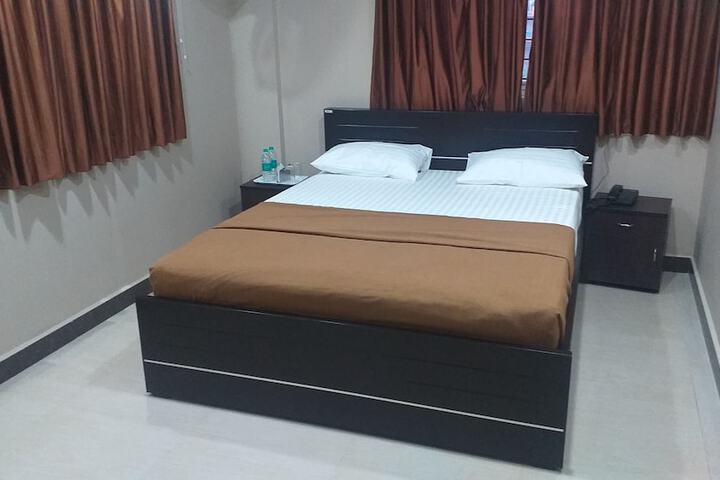 Room 13 of 44