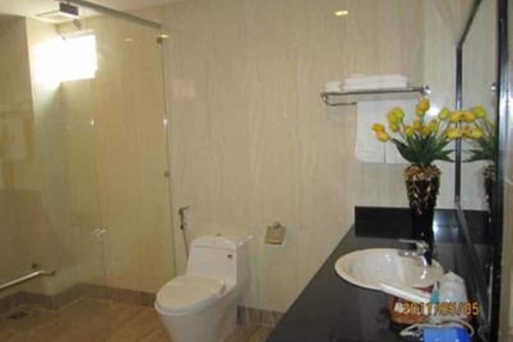 Room 15 of 21