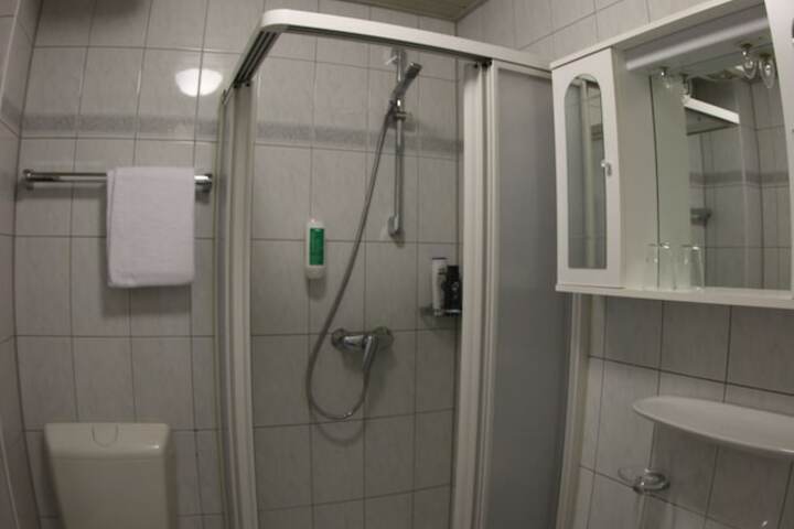 Room 8 of 39