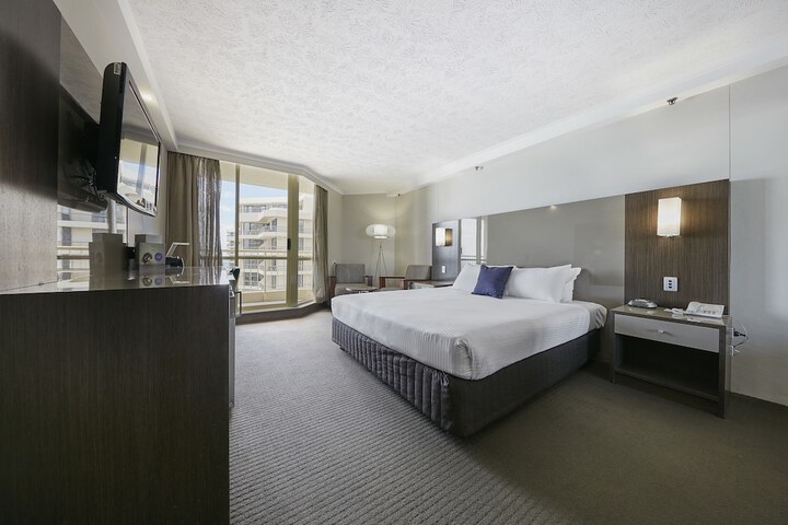 Room 4 of 105