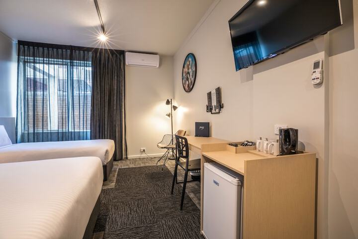 Room 5 of 36