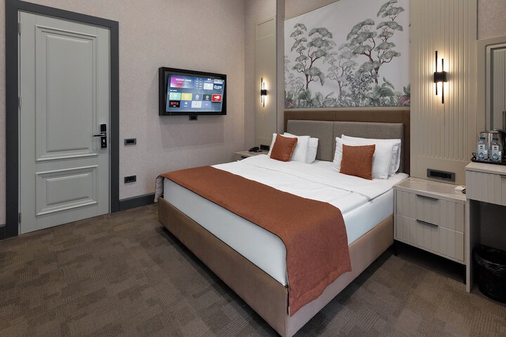 Room 18 of 30