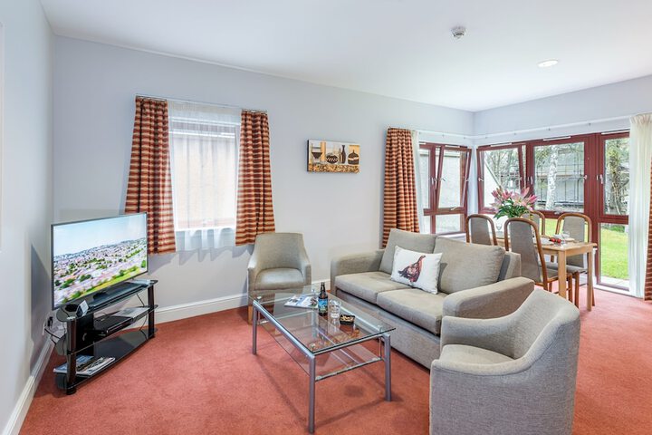 Lounge 65 of 68