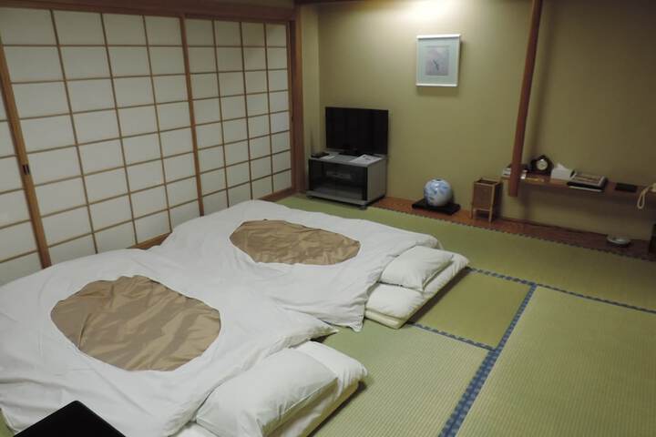 Room 22 of 116