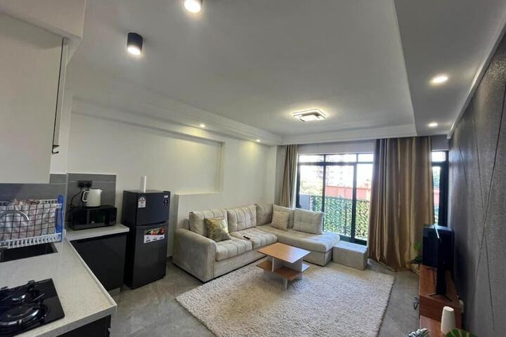 Room 6 of 12