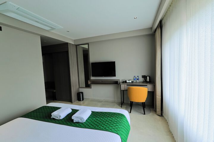 Room 16 of 40