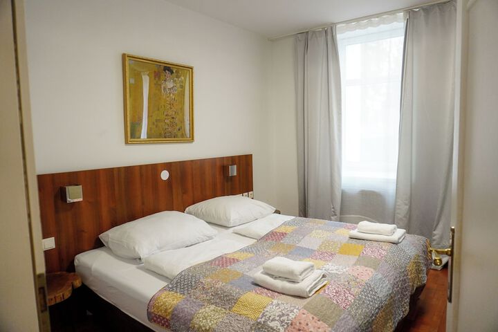 Room 33 of 94