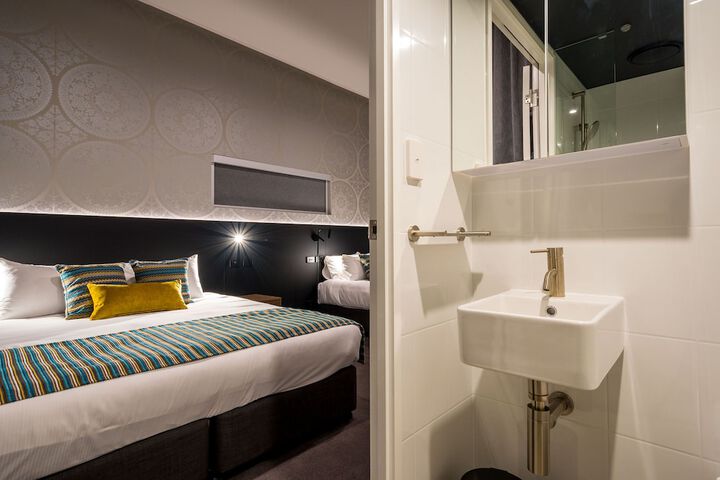 Room 20 of 34