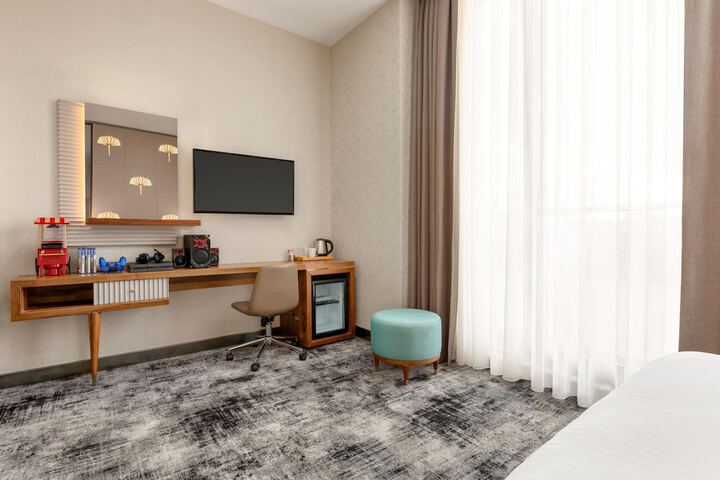 Room 28 of 69