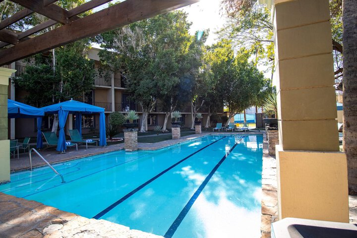 Photo of Hotel Araiza Mexicali Pool