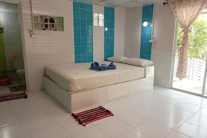 Room 9 of 36