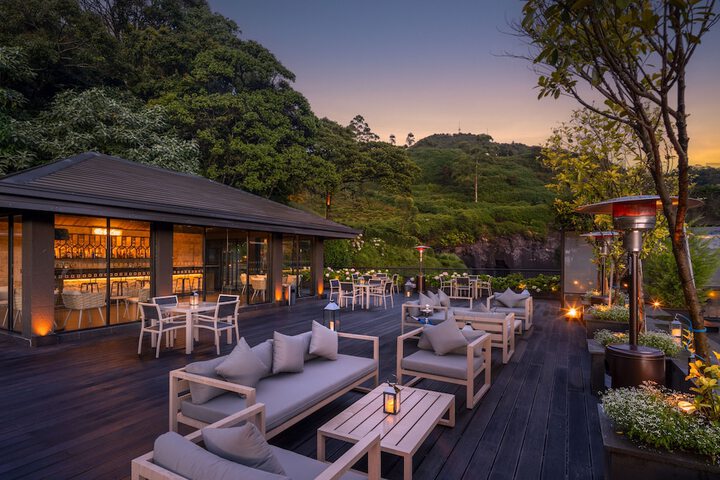 Dining 53 of 58