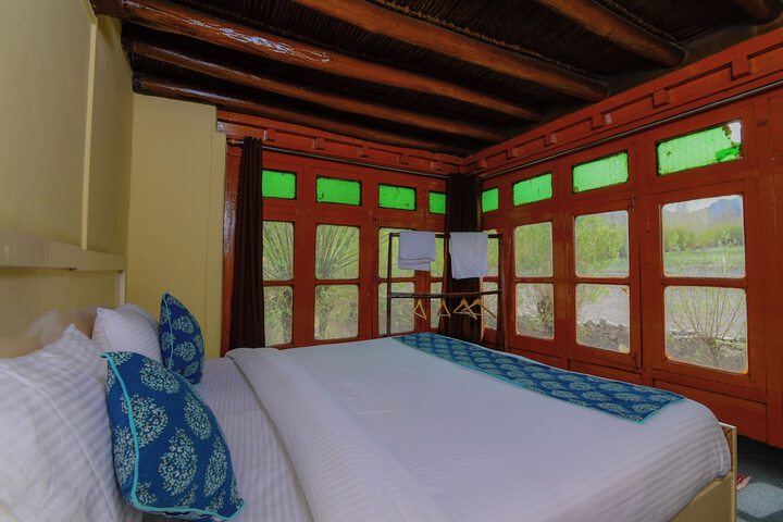 Room 8 of 17