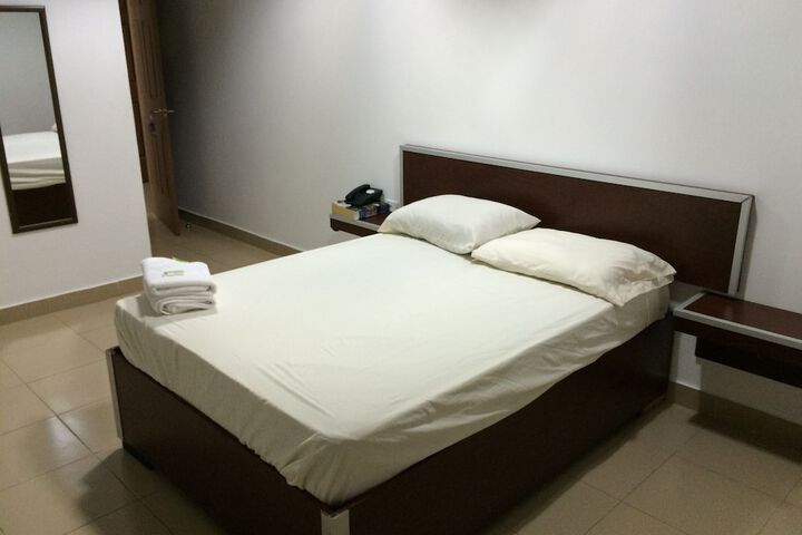 Room 5 of 30