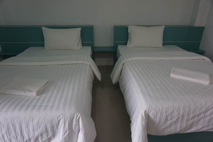 Room 16 of 28