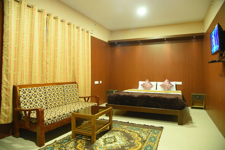 Room 2 of 10