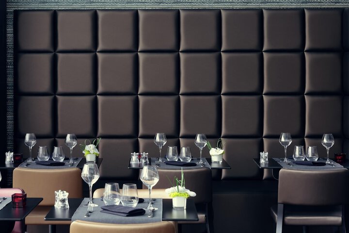 Dining 39 of 61
