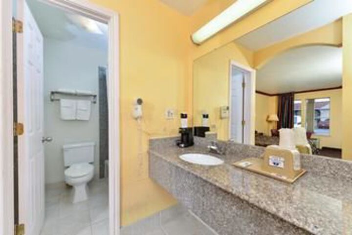 Room 3 of 20