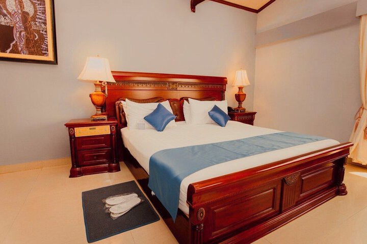 Room 5 of 33