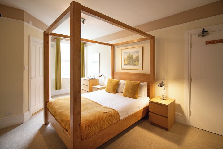 Room 3 of 42