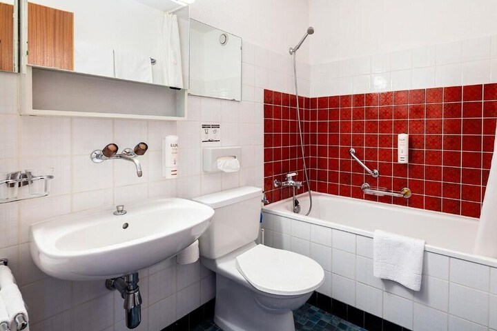 Room 10 of 23