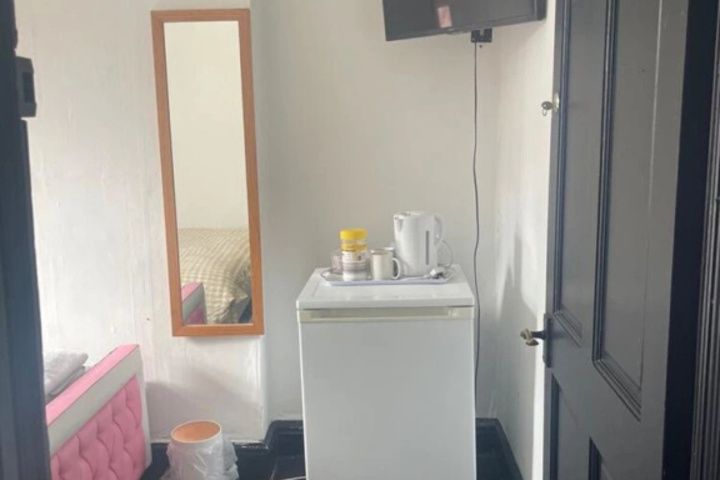 Room 7 of 15