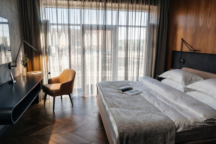 Room 13 of 115