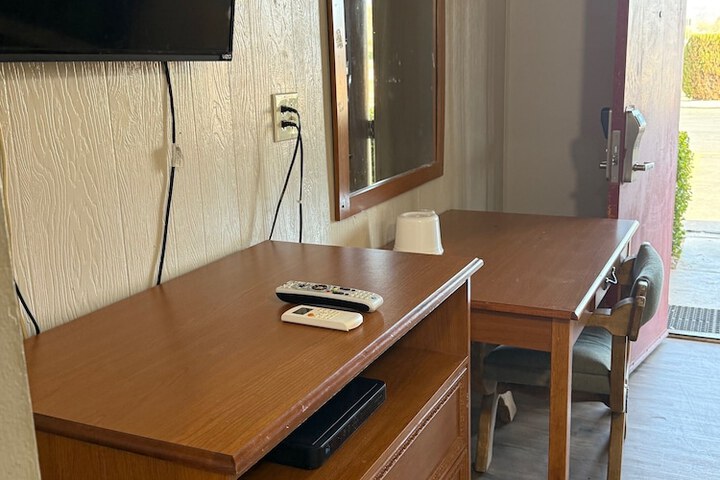 Room 14 of 60
