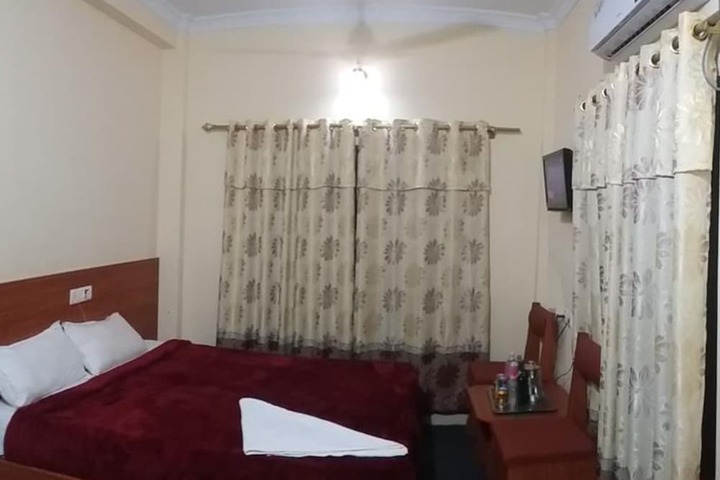 Room 5 of 15