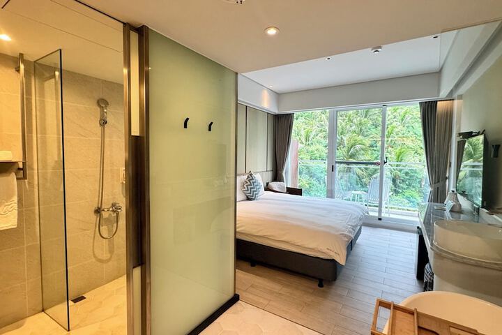Room 18 of 49