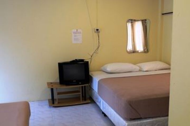 Room 28 of 32