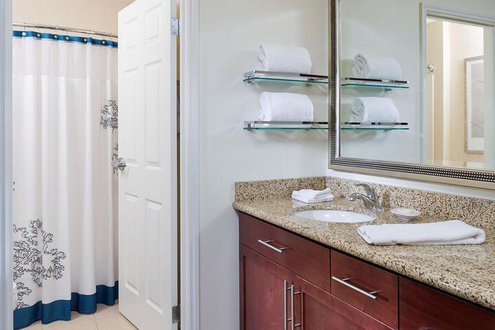 1 King Bed Suite (11 of 12)