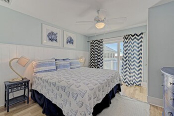 Room 18 of 25