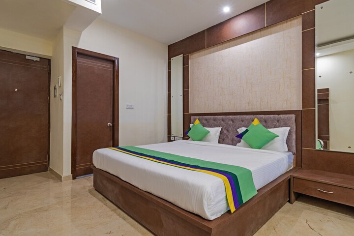 Room 21 of 48
