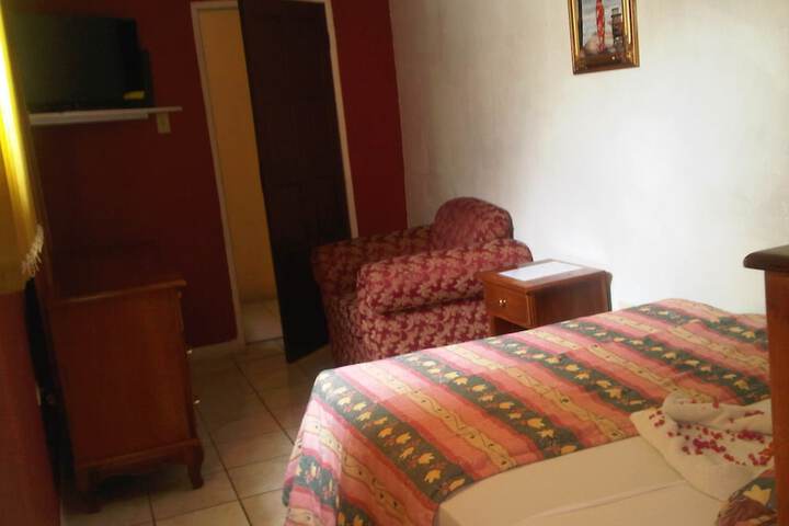 Room 10 of 33