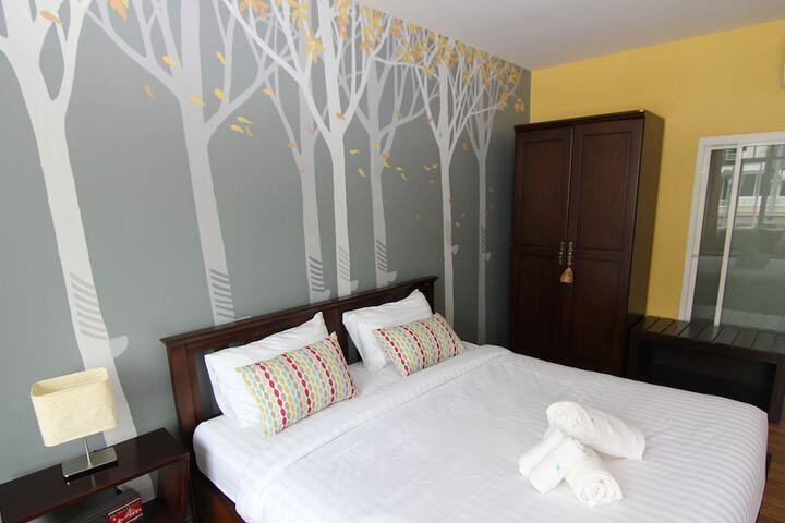 Room 10 of 80