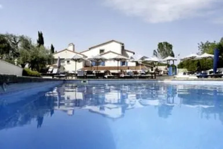 Hotel Pool