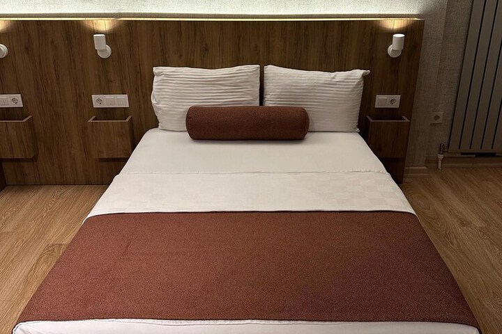 Room 3 of 15