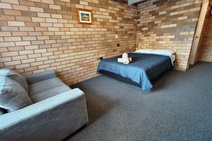 Room 16 of 43