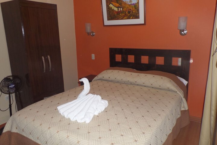 Room 9 of 32