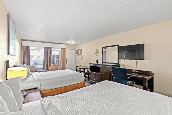Room 7 of 33