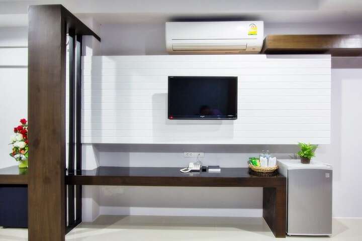 Room 27 of 50