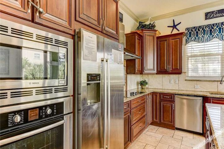 Dancing Dolphin Six Bedroom Home VR