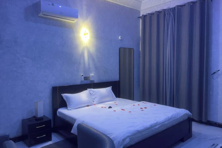 Room 16 of 22
