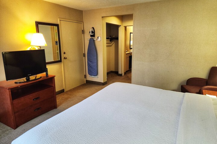 2 Double Beds 1 Bedroom Suite (8 of 22)