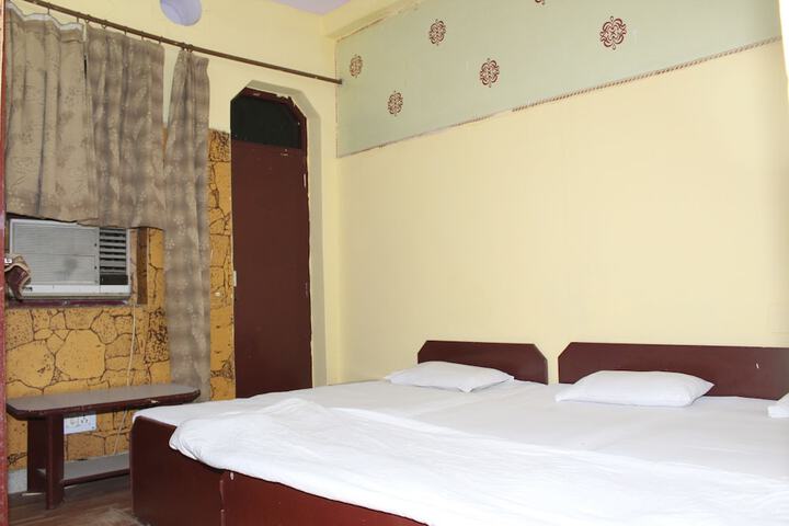 Room 7 of 35