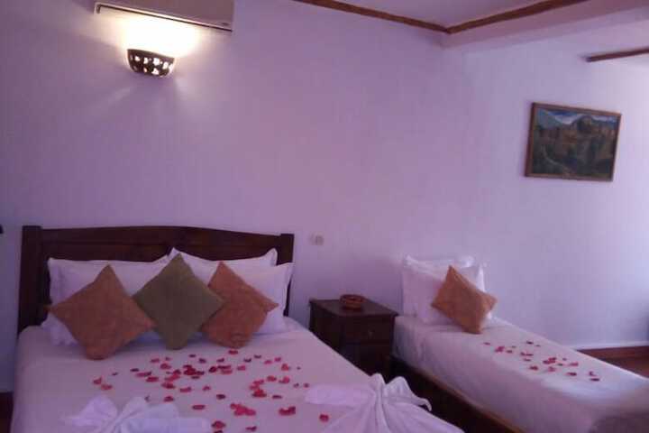 Room 10 of 15